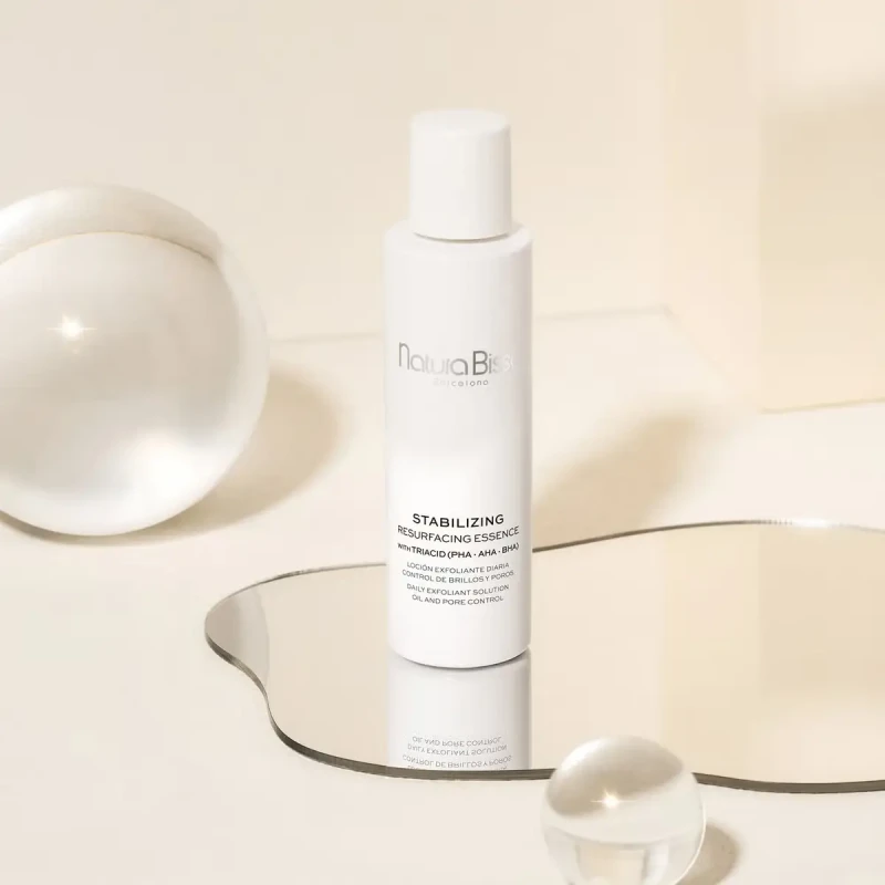 Natura Bissé Stabilizing Resurfacing Essence | Exfoliuojantis veido tonikas su PHA, AHA ir BHA riebalų ir porų kontrolei 100 ml