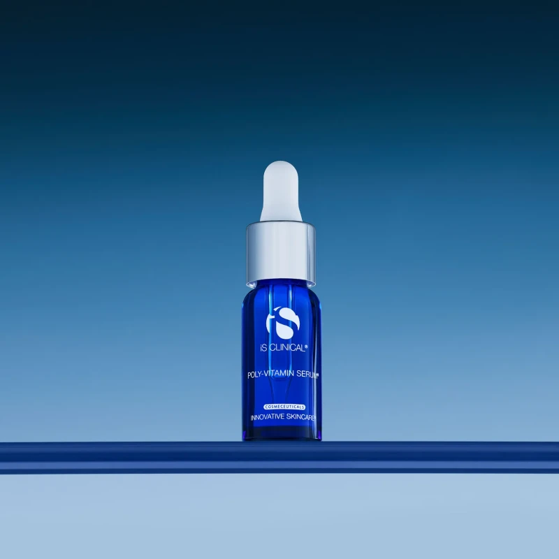 iS Clinical Poly-Vitamin Serum | Atkuriantis ir drėkinantis priešraukšlinis serumas 15 ml