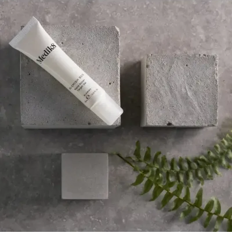 Medik8 Blemish SOS | Vietinis gelis probleminei odai 15 ml