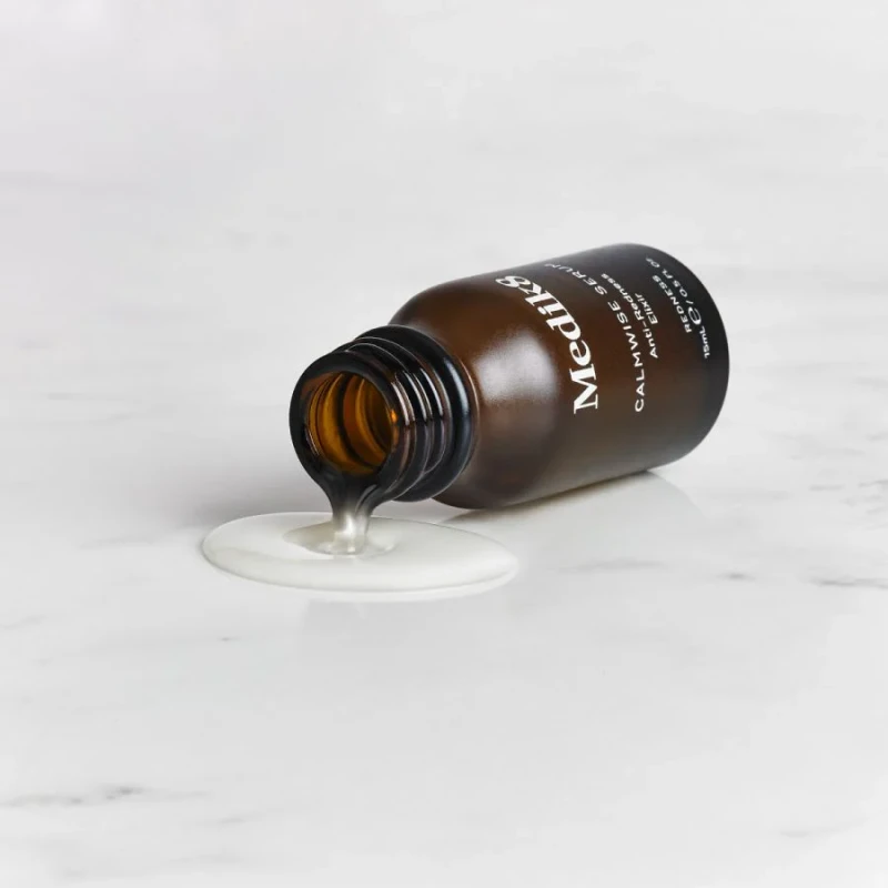 Medik8 Calmwise Serum | Raminamasis serumas jautriai ir paraudusiai odai 15 ml