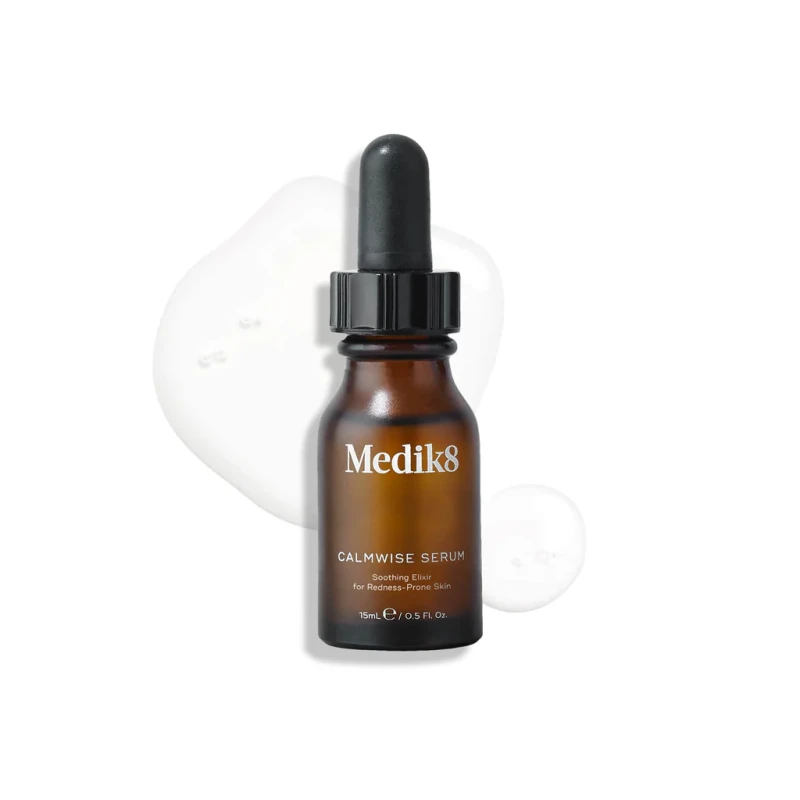 Medik8 Calmwise Serum | Raminamasis serumas jautriai ir paraudusiai odai 15 ml