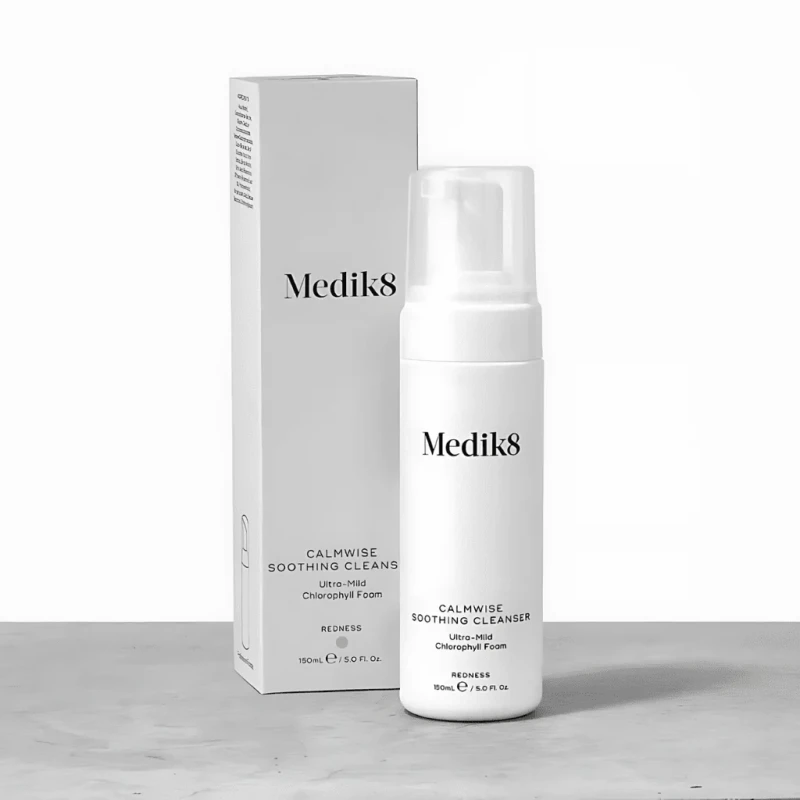 Medik8 Calmwise Soothing Cleanser | Raminačios valomosios putos jautriai odai 150 ml