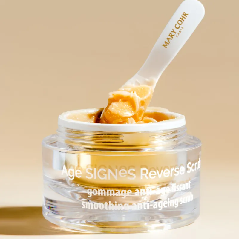 Mary Cohr Age Signes Reverse Scrub | Lyginantis priešraukšlinis veido šveitiklis su hialurono rūgštimi 50 ml