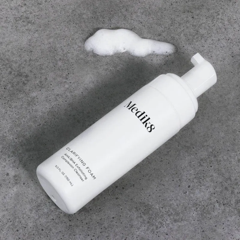 Medik8 Clarifying Foam | Valomosios AHA/BHA putos problematiškai odai 150 ml