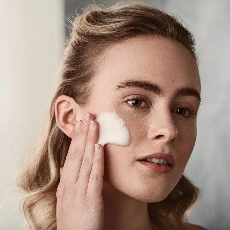 Medik8 Calmwise Soothing Cleanser | Raminačios valomosios putos jautriai odai 150 ml