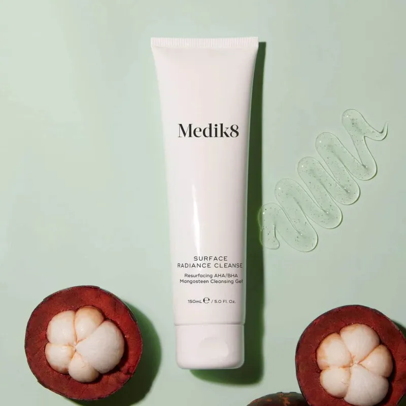 Medik8 Surface Radiance Cleanse | Valomas AHA/BHA gelis spindesi veikiantis 150 ml
