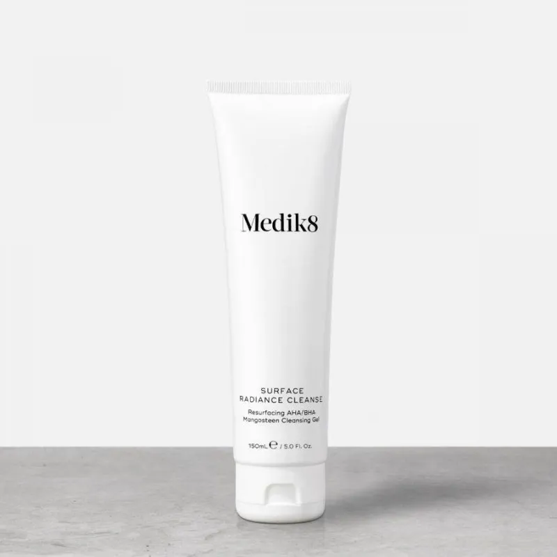 Medik8 Surface Radiance Cleanse | Valomas AHA/BHA gelis spindesi veikiantis 150 ml