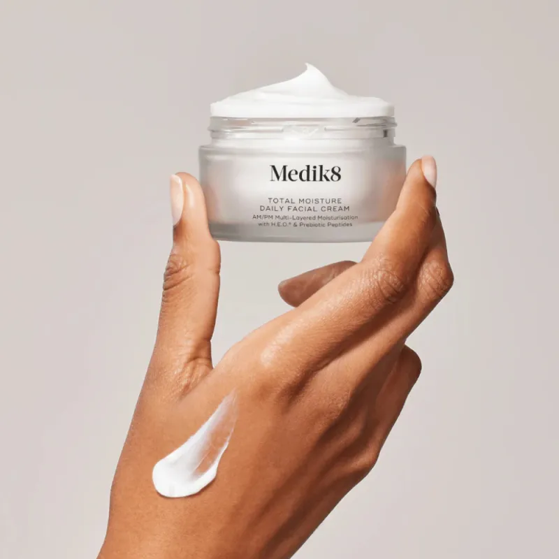 Medik8 Total Moisture Daily Facial Cream | Drėkinamasis kasdieninis veido kremas su prebiotiniais peptidais 50 ml